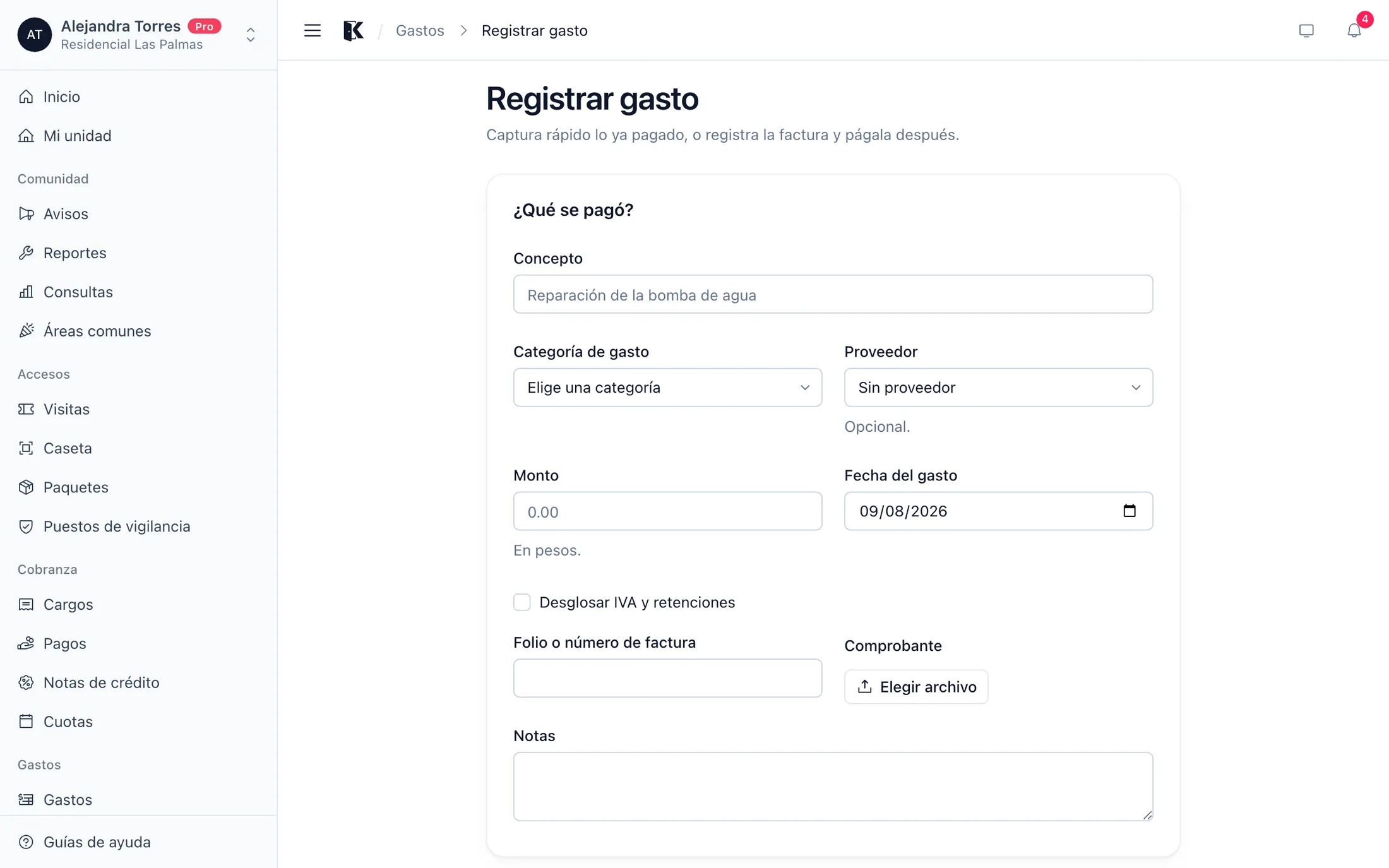 El formulario de gasto: concepto, monto y comprobante, con IVA y retenciones detrás de una casilla