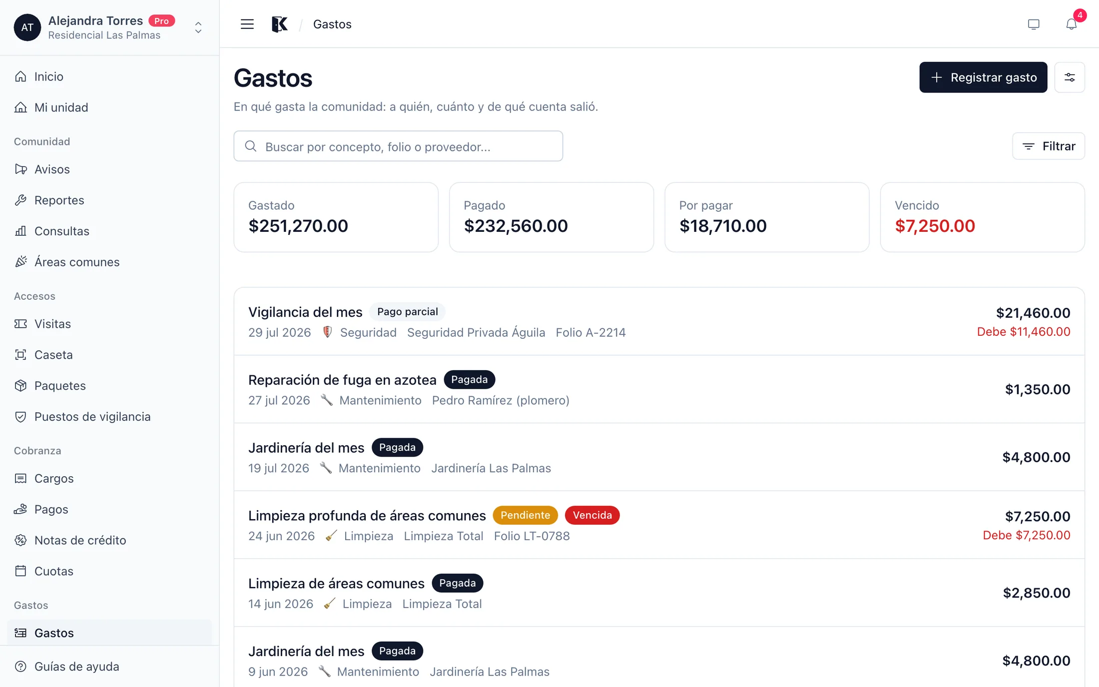 El registro de gastos con proveedor, categoría y comprobante